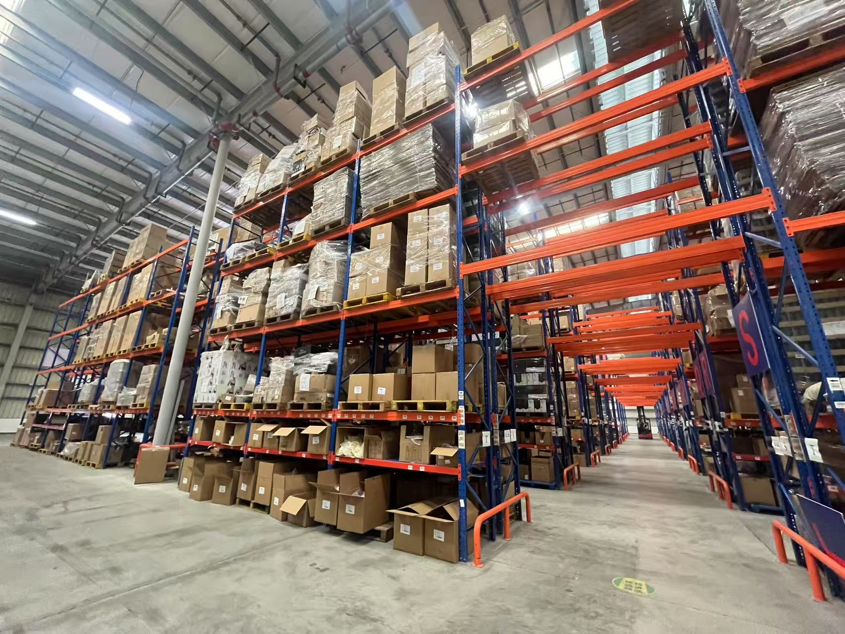 从平面到立体:大型立体仓库如何提升单位面积存储效率